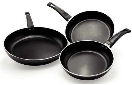 JUEGO DE TRES SARTENES NEGRO